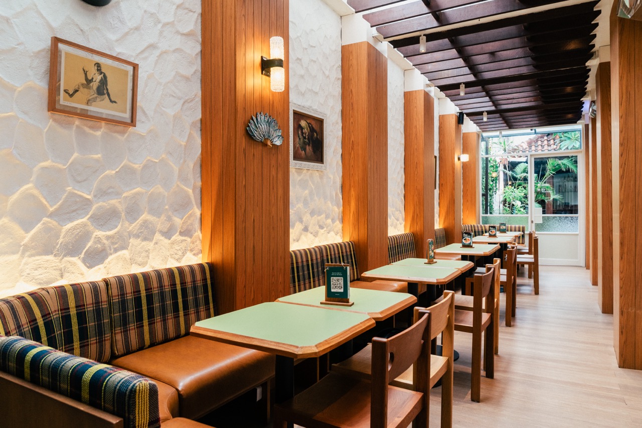 Suasana dining Honu Menteng