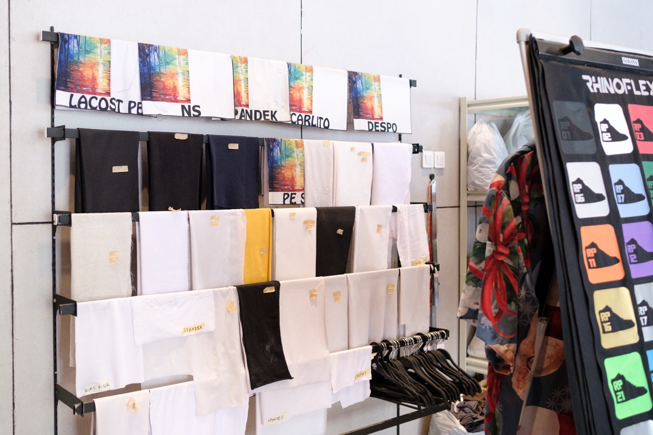 Bahan-bahan yang tersedia di Tshirtbar