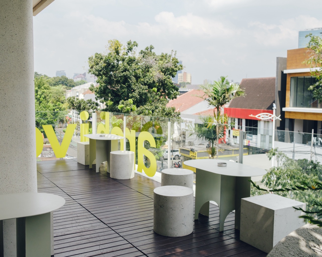 Area Mereokok di Balkon Kopikalyan Archive